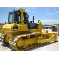   Komatsu D65   