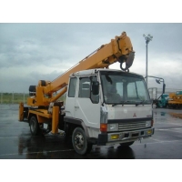   12  Mitsubishi Fuso D704   